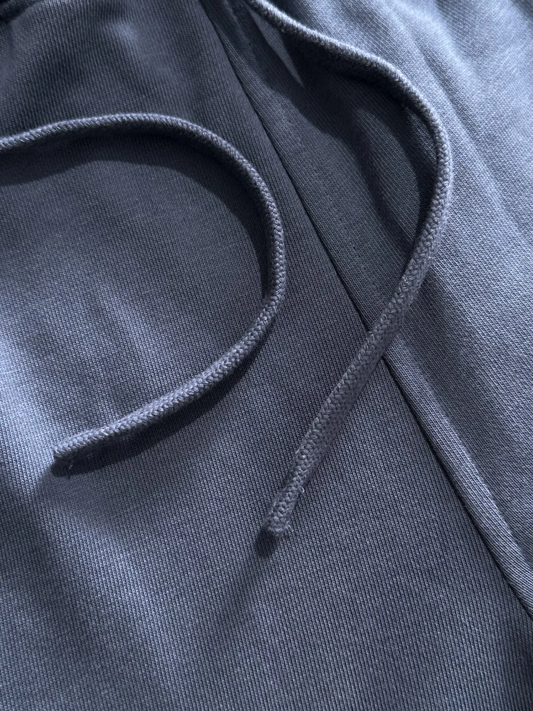 🅿️330 shipped next day, high quality Stone lsland/stone island 2025 spring and summer new style casual solid color loose shorts with elastic band, two needle stitches at the hem of the trousers, fine and firm stitching, custom-made fabrics at the counter, high breathability and comfort, impeccable details, brand element design concept, reflecting high quality. It feels delicate and soft! It presents a casual cut and the upper body shape is great! Size: S-XXL